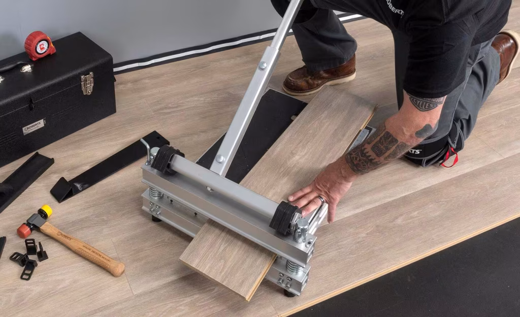 8 Best Vinyl Plank Flooring Cutters in 2026